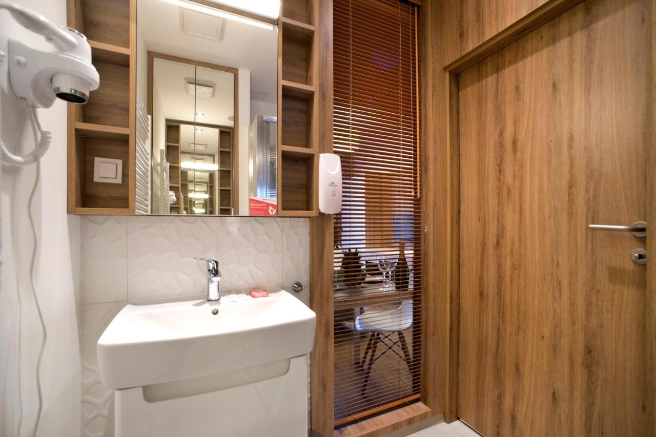 Wolska Serviced Apartments Varsovie Extérieur photo
